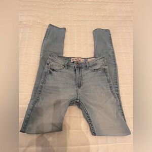 Hollister High Rise Super Skinny jeans size 00